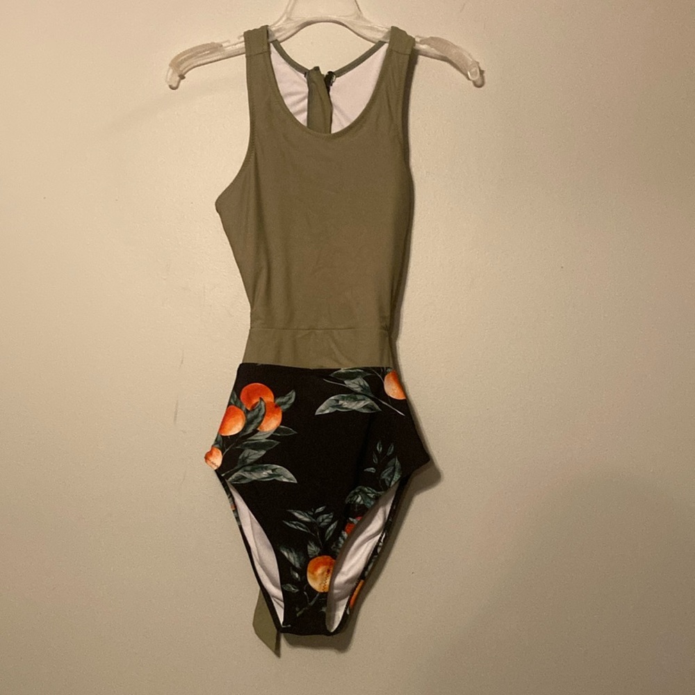 Cupshe light olive green and black one piece fruit swimsuit sz. M